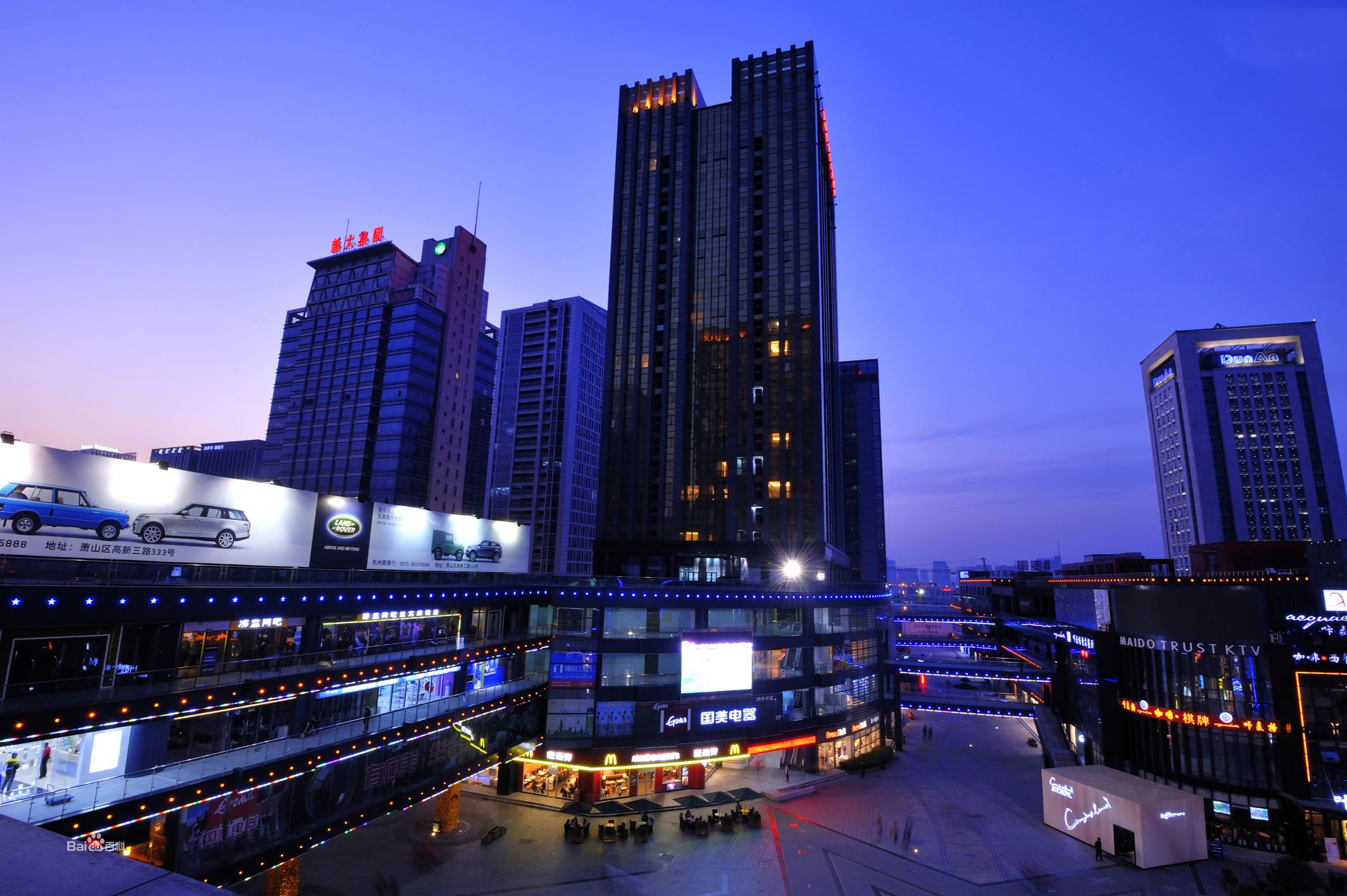 14079835671547_center_320_320