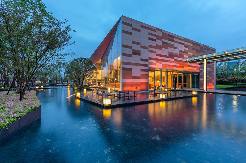 14079835671547_center_320_320